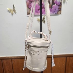 Women beige crossbody bucket bag
